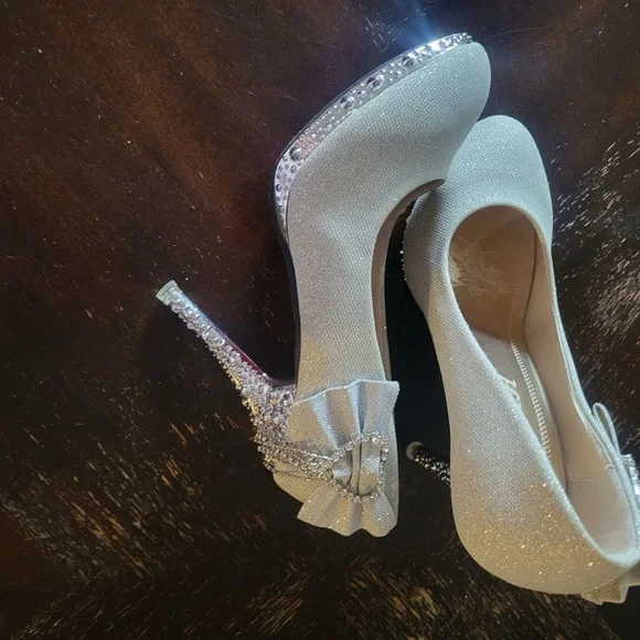 Shoes for sale - Picture 5 of 7